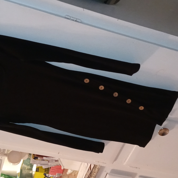 Black dress - Picture 4 of 7